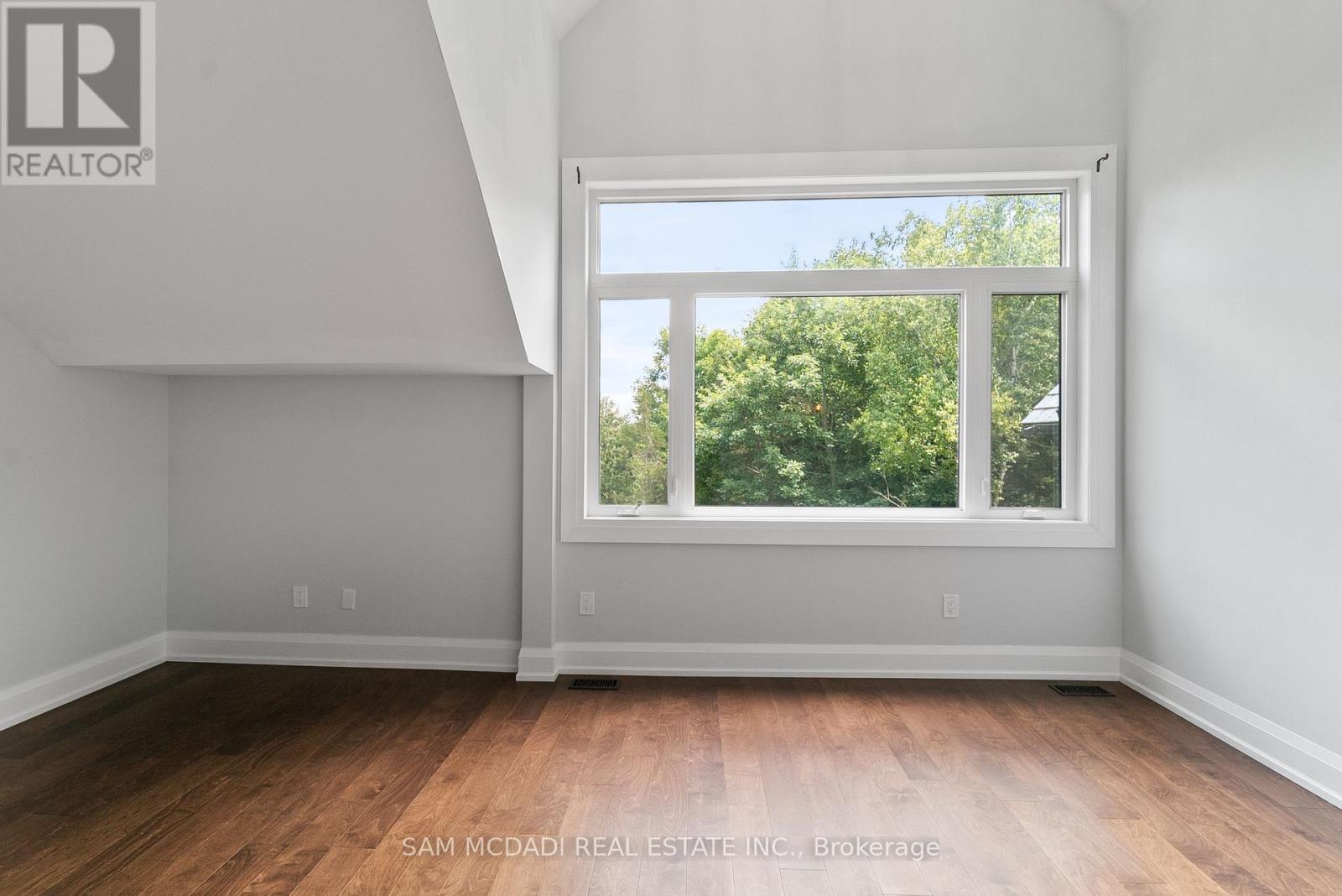 15 Glenview Heights Lane, King, ON - Indoor Photo Showing Other Room