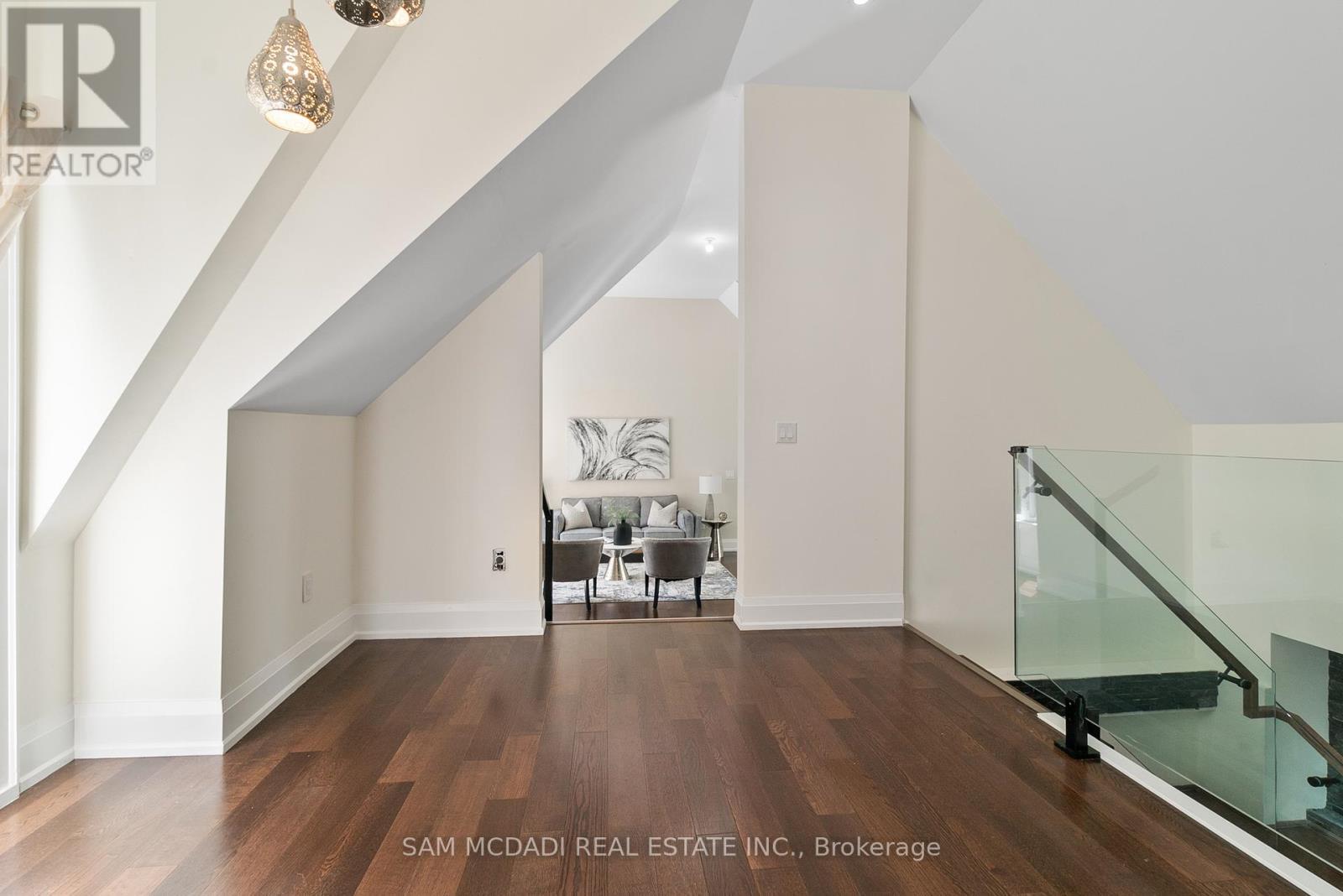 15 Glenview Heights Lane, King, ON - Indoor Photo Showing Other Room