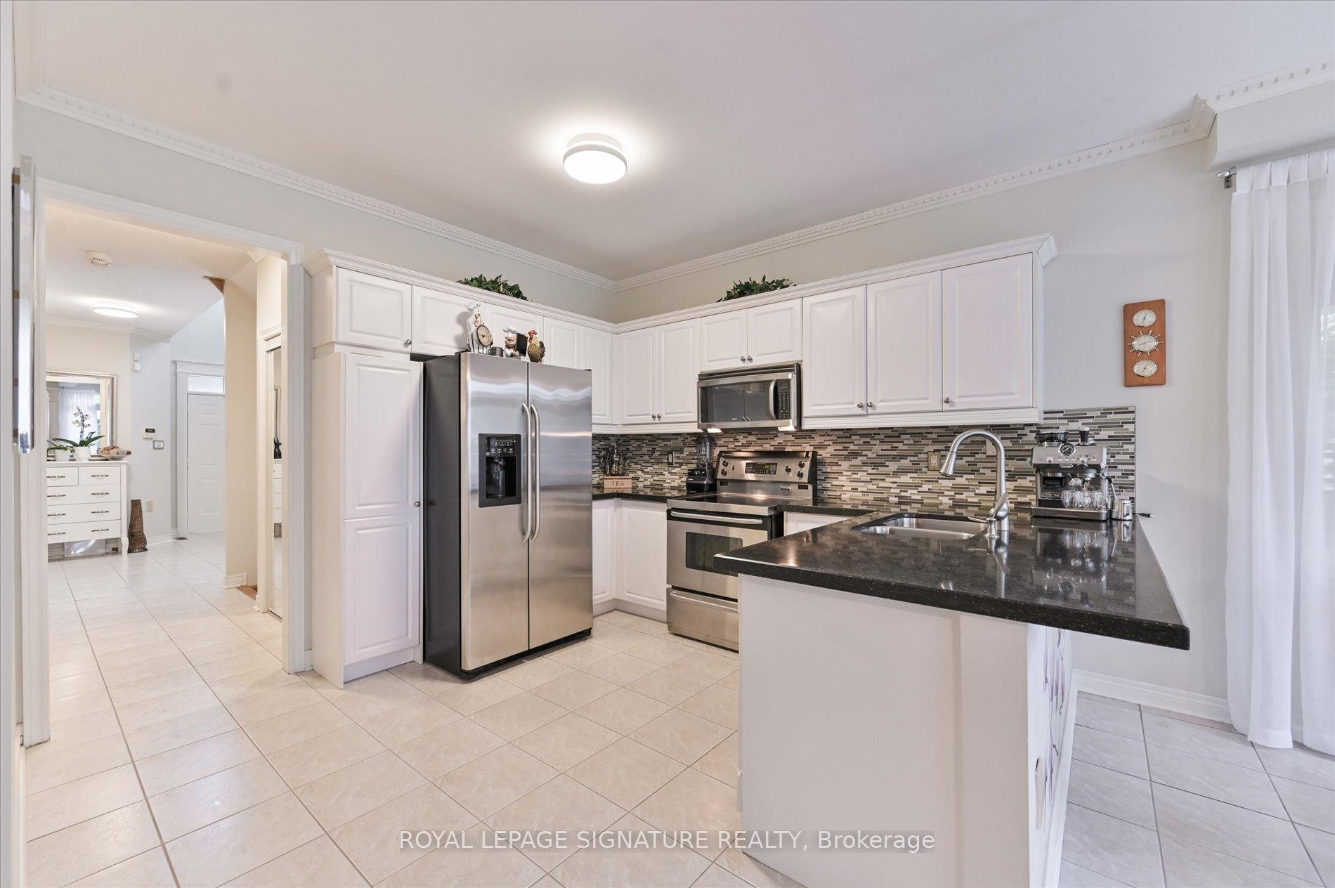 3485 Mcdowell Drive, Mississauga, ON - Indoor Photo Showing Kitchen