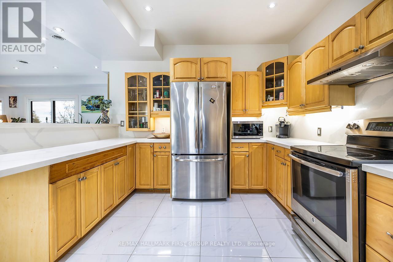 55 Ontoro Boulevard, Ajax, ON - Indoor Photo Showing Kitchen
