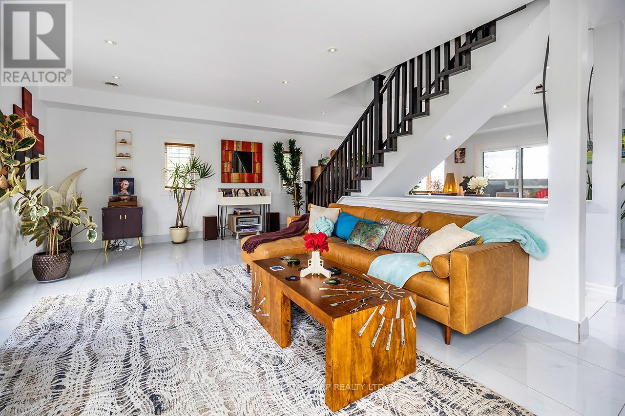 55 Ontoro Boulevard, Ajax, ON - Indoor Photo Showing Other Room