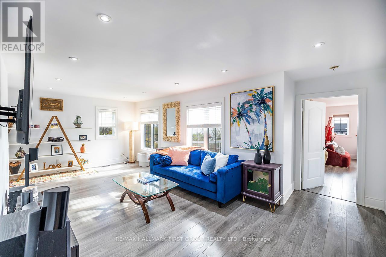 55 Ontoro Boulevard, Ajax, ON - Indoor Photo Showing Living Room
