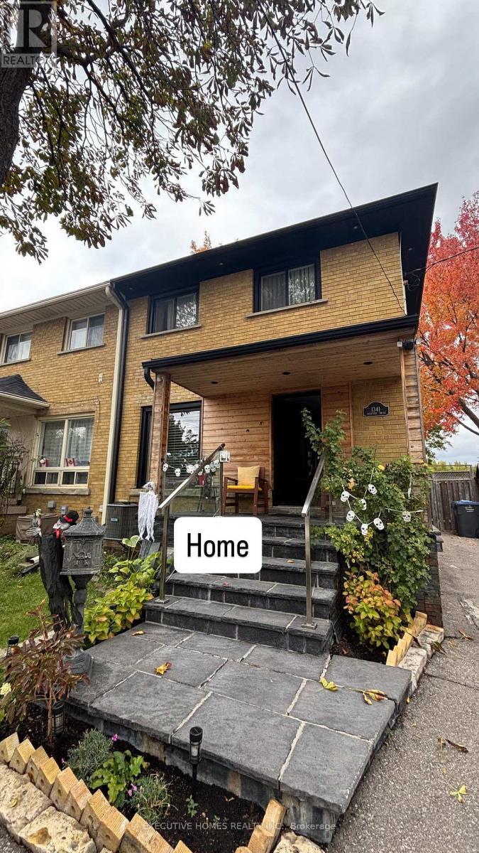 1341 Freeport Drive, Mississauga, ON - Outdoor