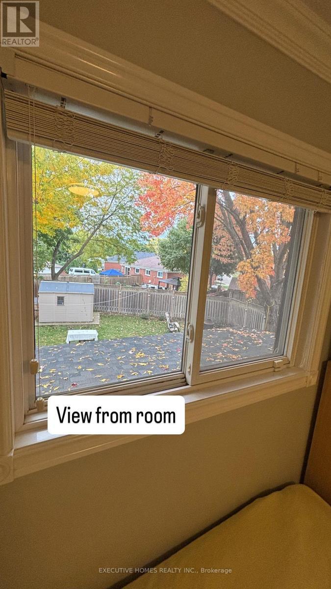 1341 Freeport Drive, Mississauga, ON - Indoor Photo Showing Other Room