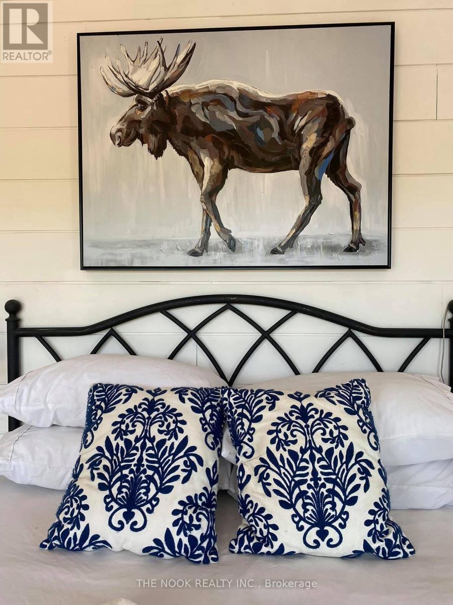 90 Thaeter Lane, Carlow/Mayo (Carlow Ward), ON - Indoor Photo Showing Bedroom