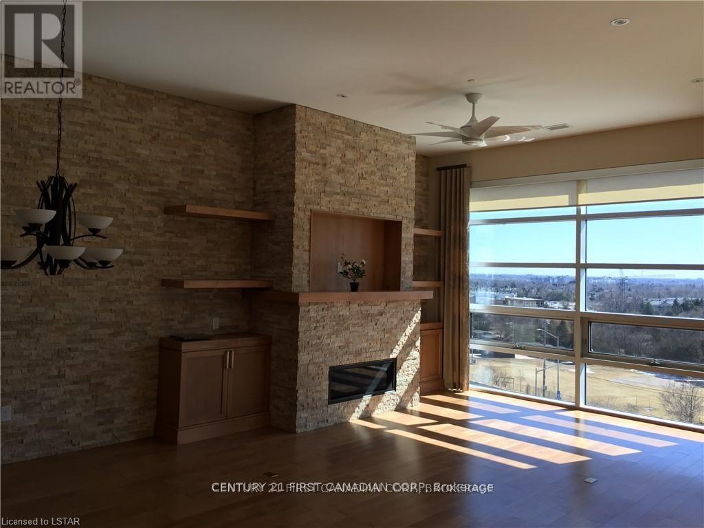 411 - 1705 Fiddlehead Place, London North (North R), ON - Indoor With Fireplace