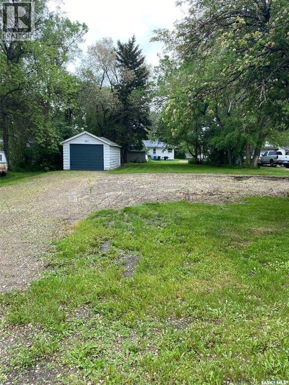 805 Peters Avenue, Oxbow, SK
