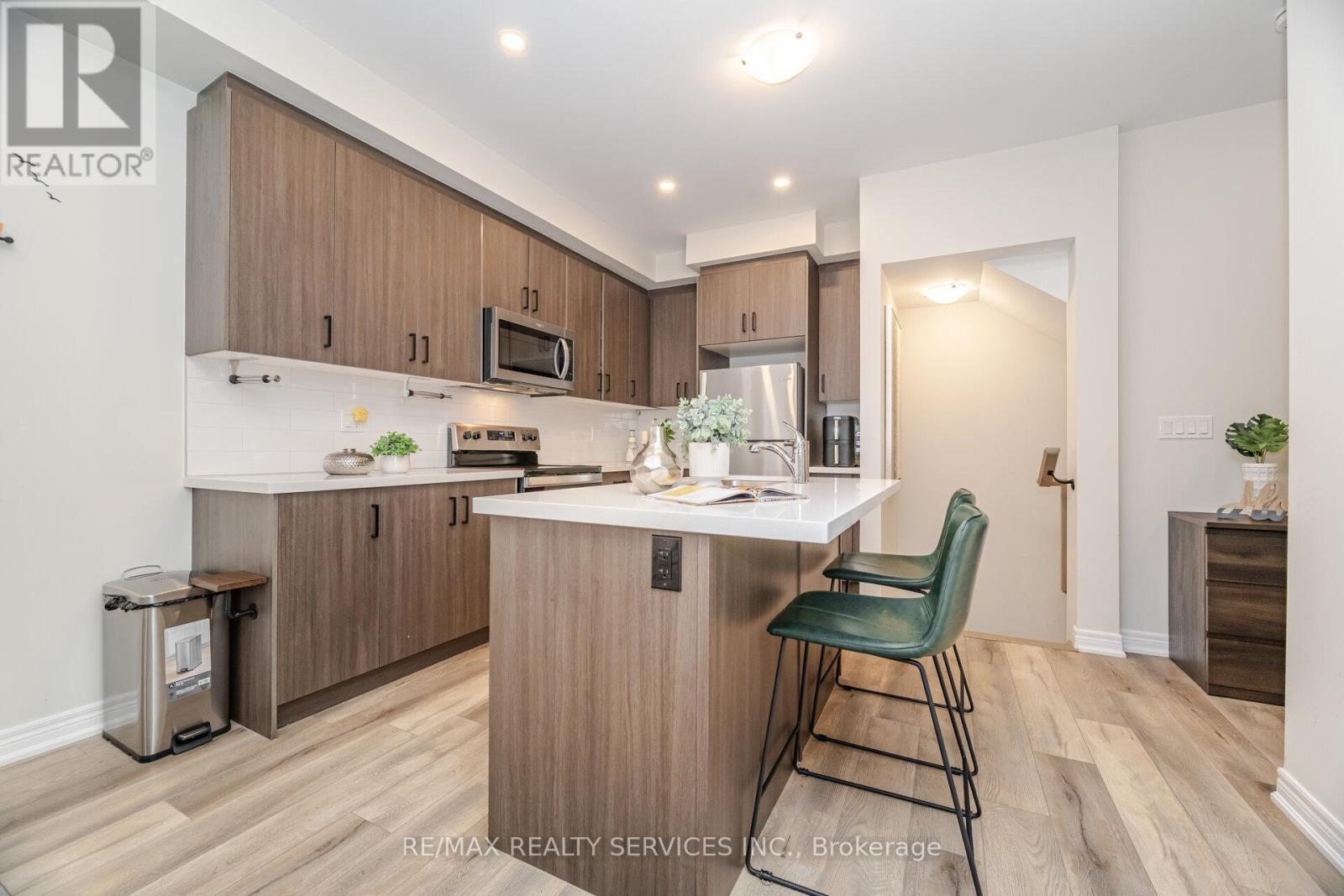 3 - 40 Zinfandel Drive, Hamilton, ON - Indoor Photo Showing Kitchen With Upgraded Kitchen