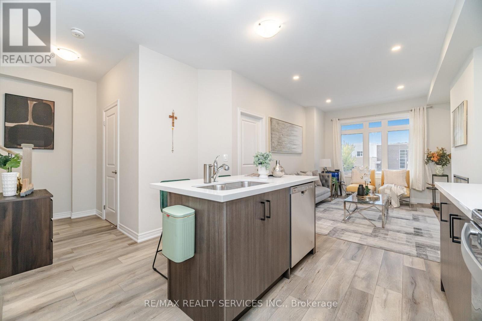 3 - 40 Zinfandel Drive, Hamilton, ON - Indoor Photo Showing Kitchen