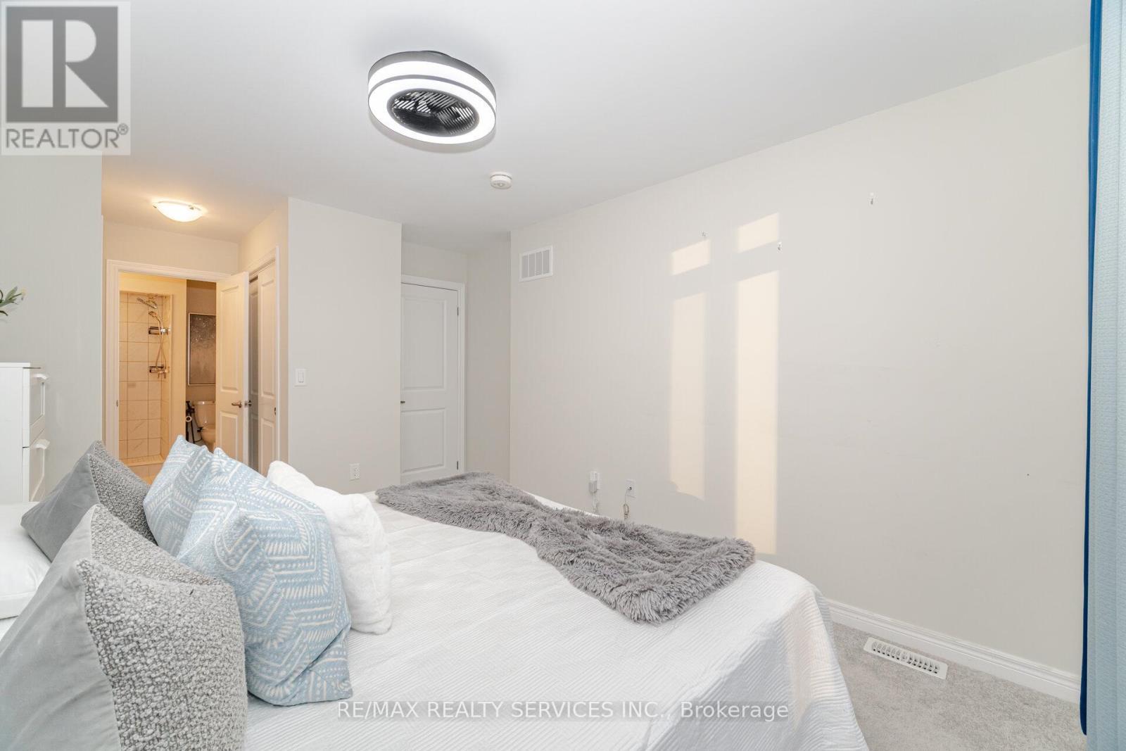 3 - 40 Zinfandel Drive, Hamilton, ON - Indoor Photo Showing Bedroom