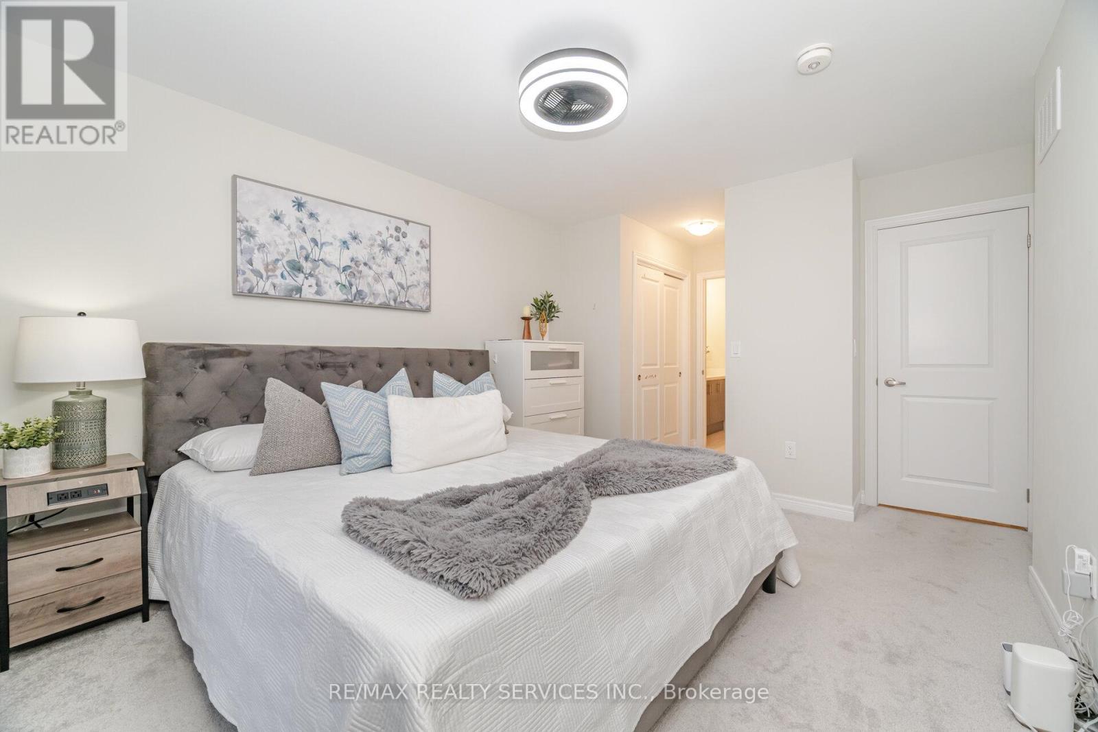 3 - 40 Zinfandel Drive, Hamilton, ON - Indoor Photo Showing Bedroom