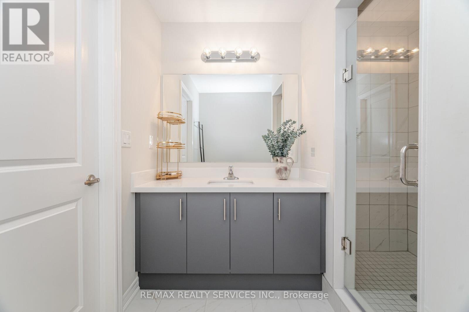 3 - 40 Zinfandel Drive, Hamilton, ON - Indoor Photo Showing Bathroom
