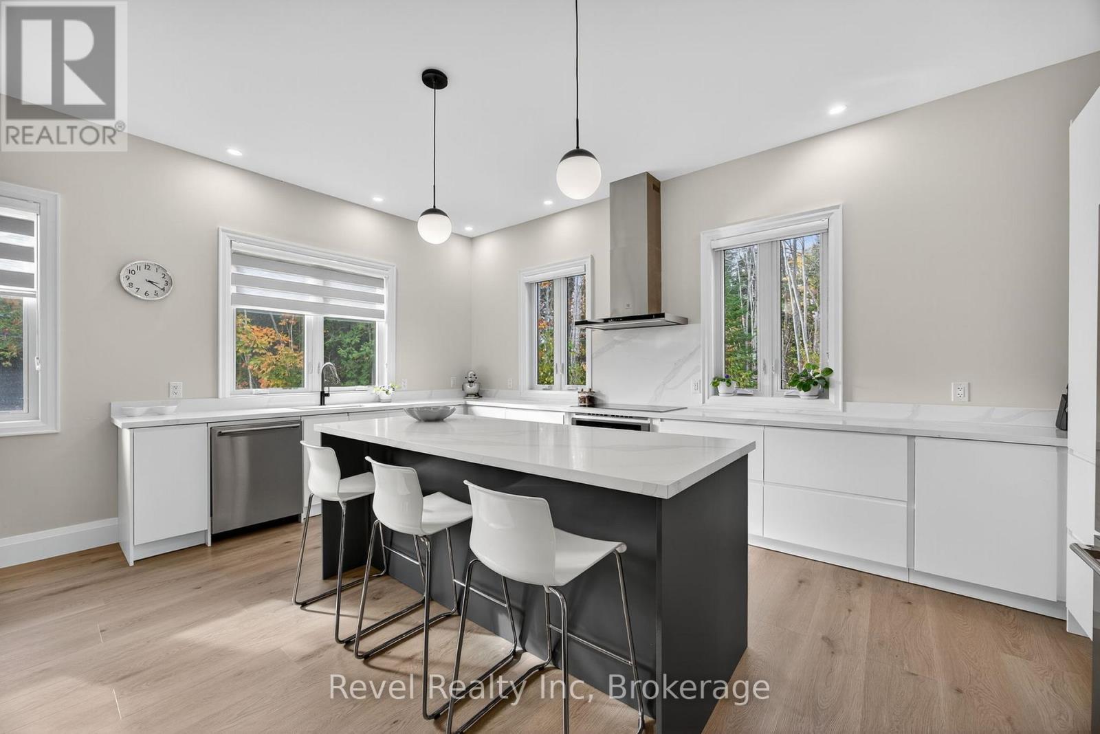 2 Seguin Crescent, Tiny, ON - Indoor