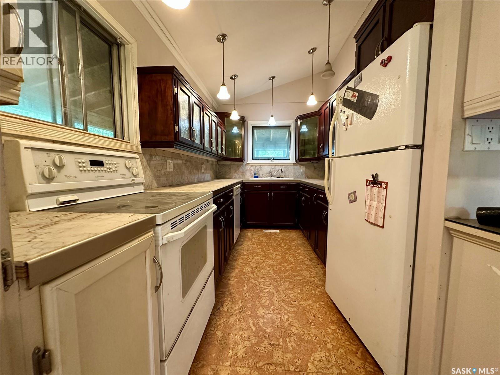 48 Helena Street, Prud'Homme, SK - Indoor Photo Showing Kitchen