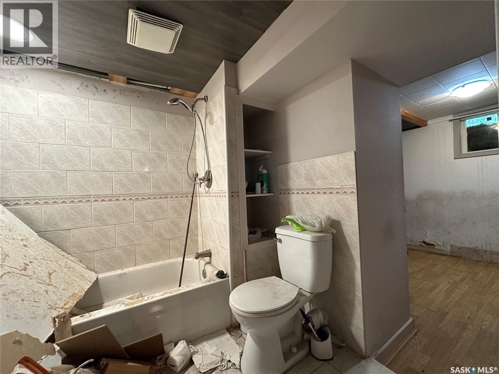 48 Helena Street, Prud'Homme, SK - Indoor Photo Showing Bathroom