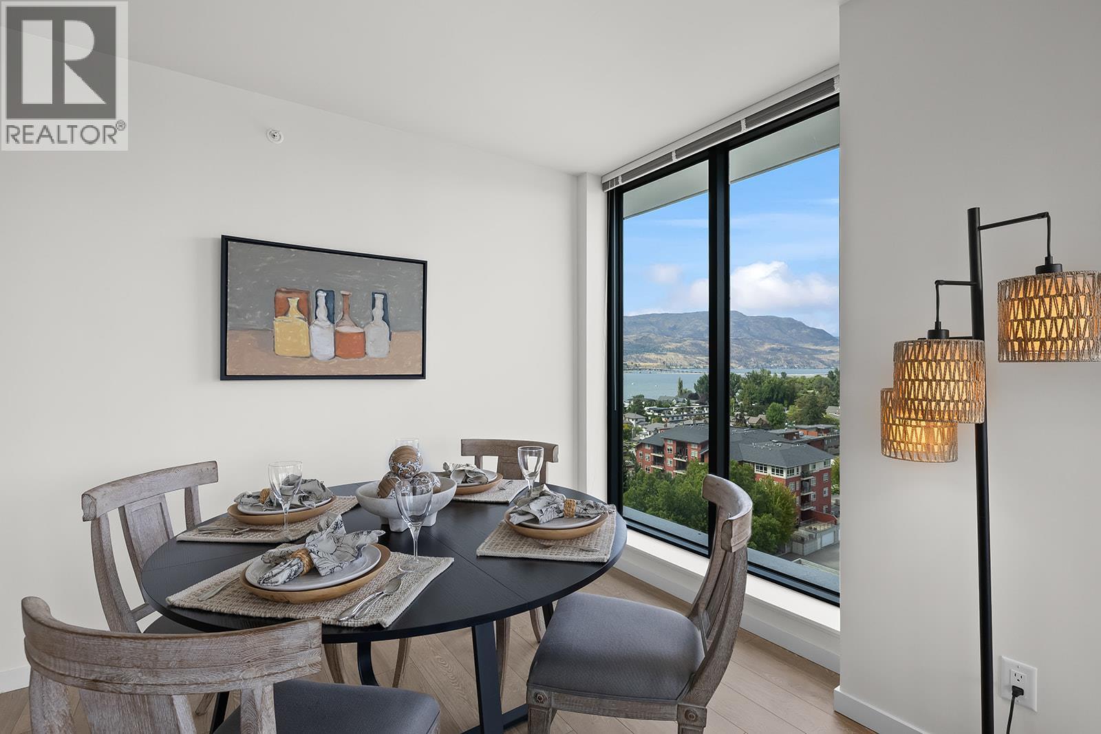 485 Groves Avenue Unit# 1201, Kelowna, BC - Indoor Photo Showing Dining Room