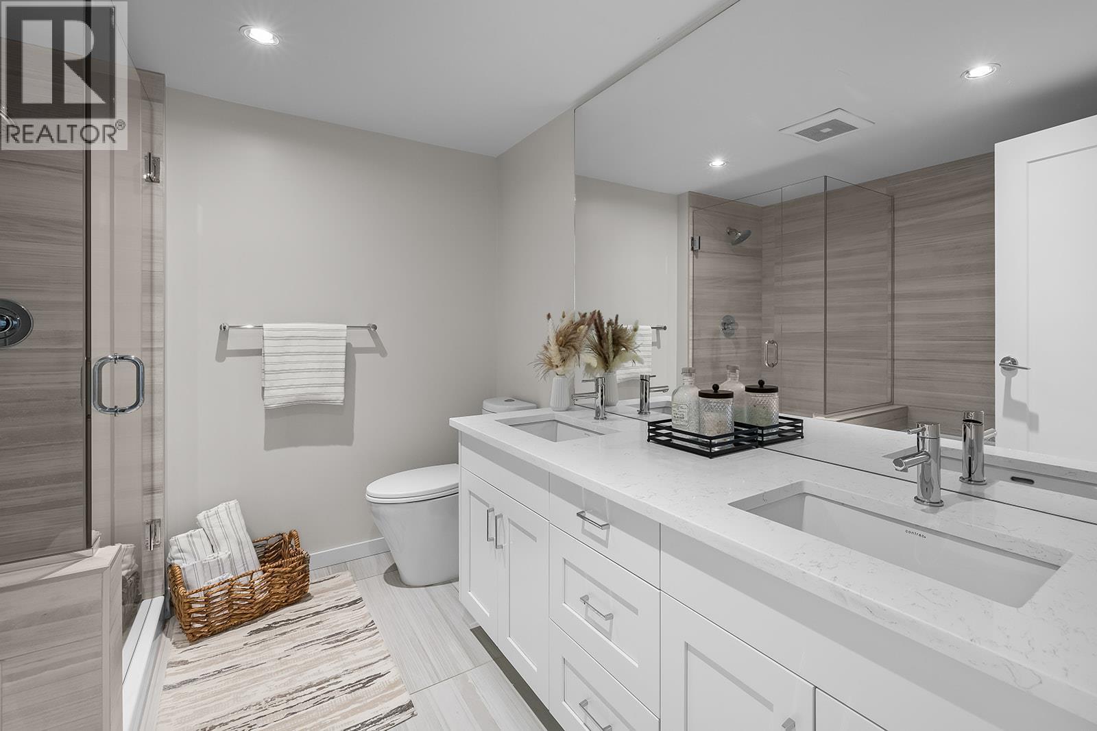 485 Groves Avenue Unit# 1201, Kelowna, BC - Indoor Photo Showing Bathroom