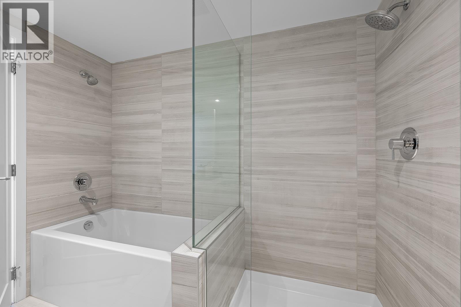 485 Groves Avenue Unit# 1201, Kelowna, BC - Indoor Photo Showing Bathroom