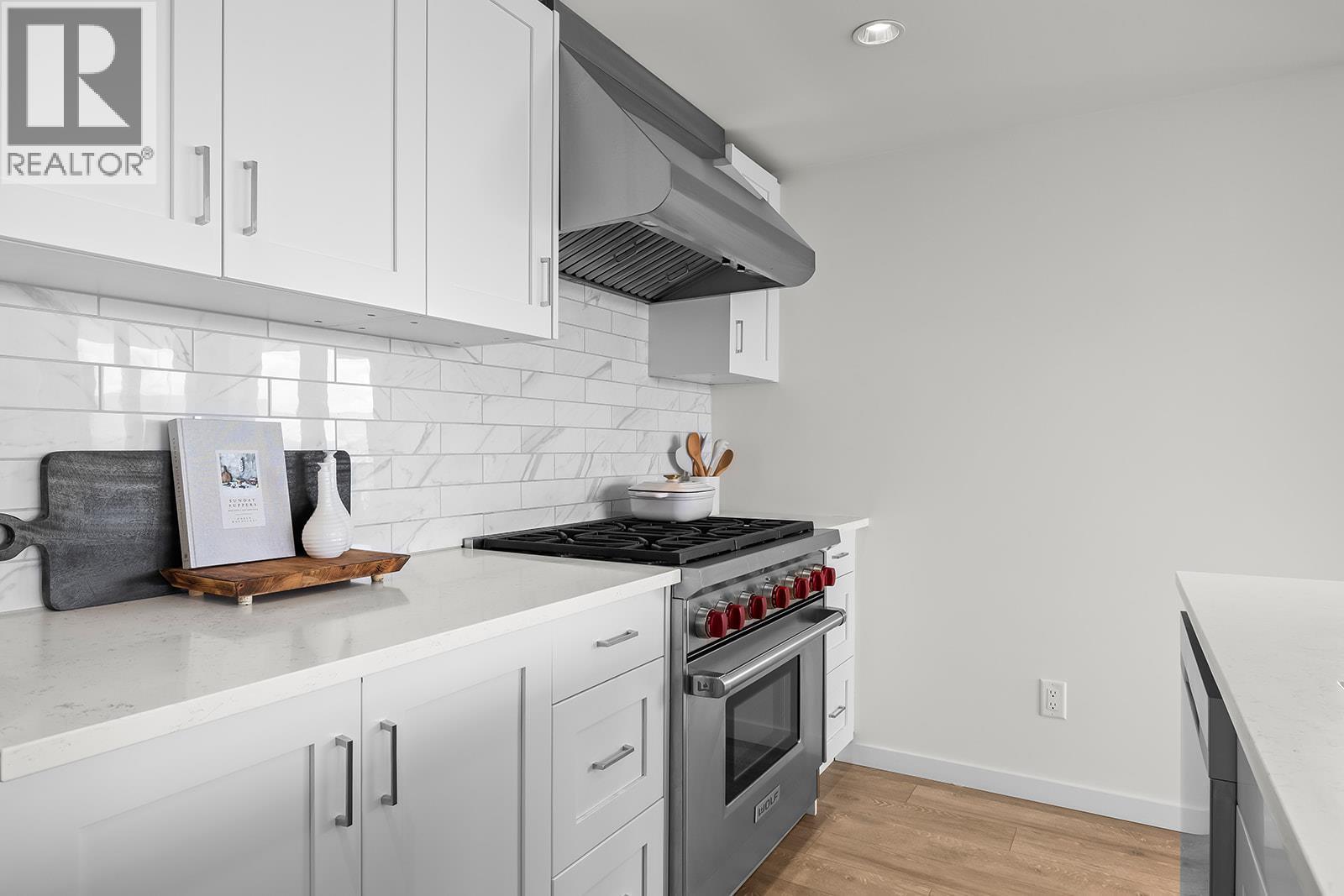 485 Groves Avenue Unit# 1201, Kelowna, BC - Indoor Photo Showing Kitchen