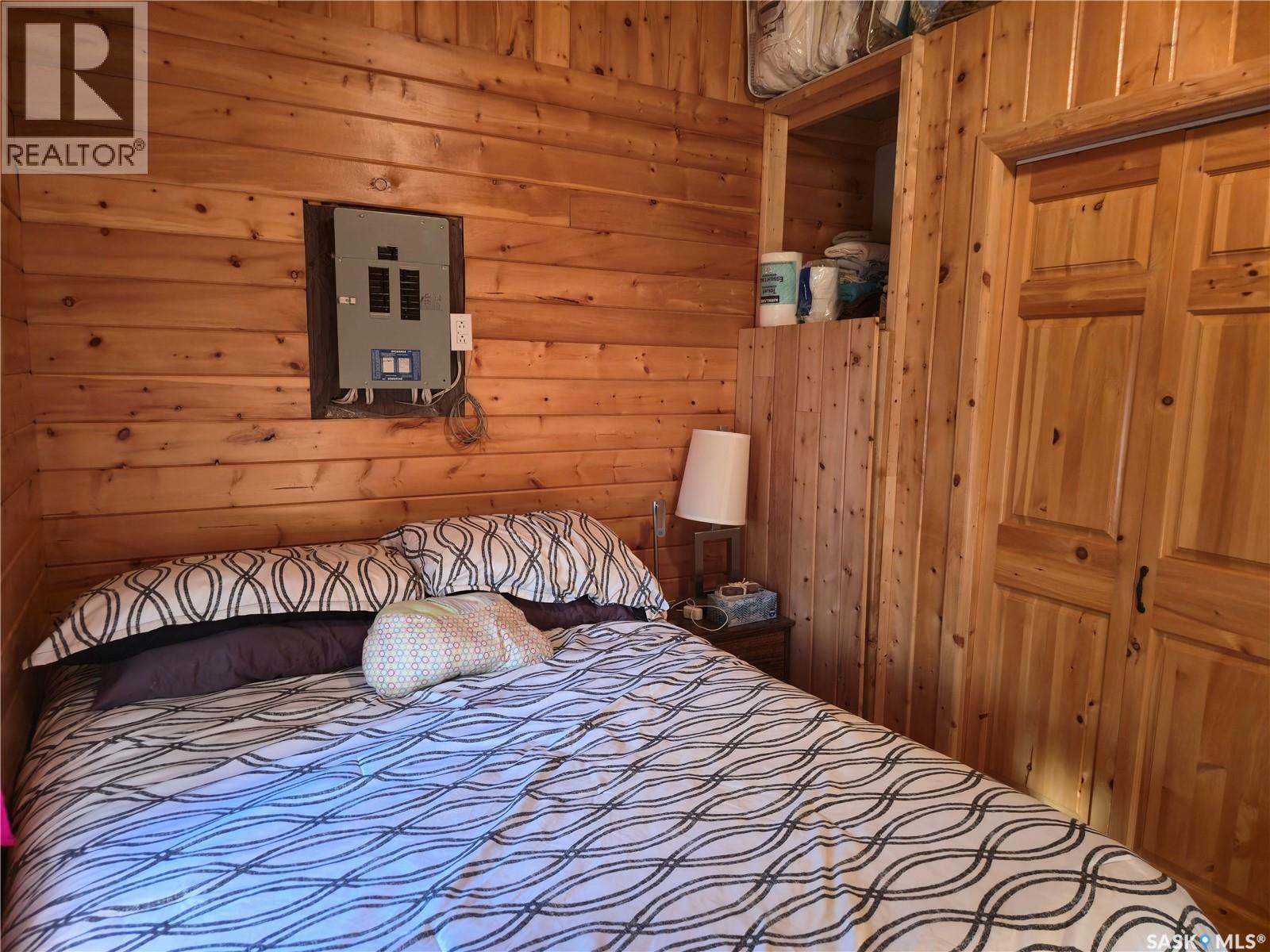 207 Pine Drive, Tobin Lake, SK - Indoor Photo Showing Bedroom