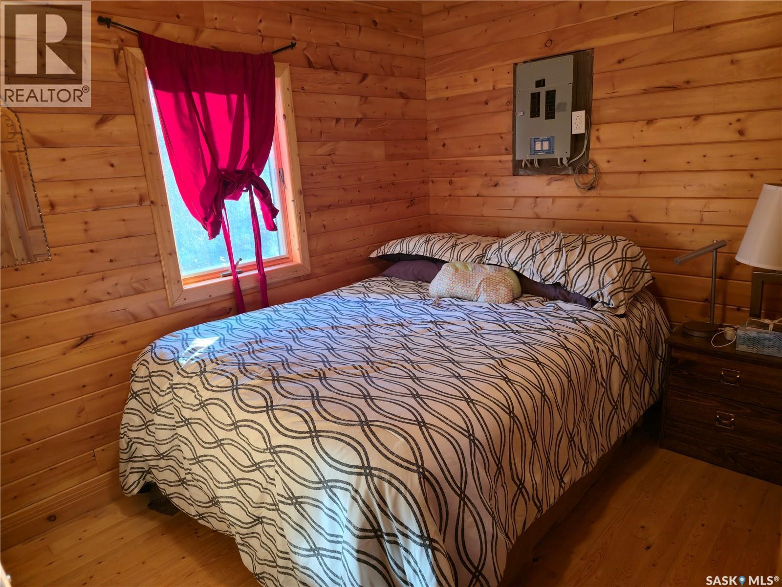 207 Pine Drive, Tobin Lake, SK - Indoor Photo Showing Bedroom