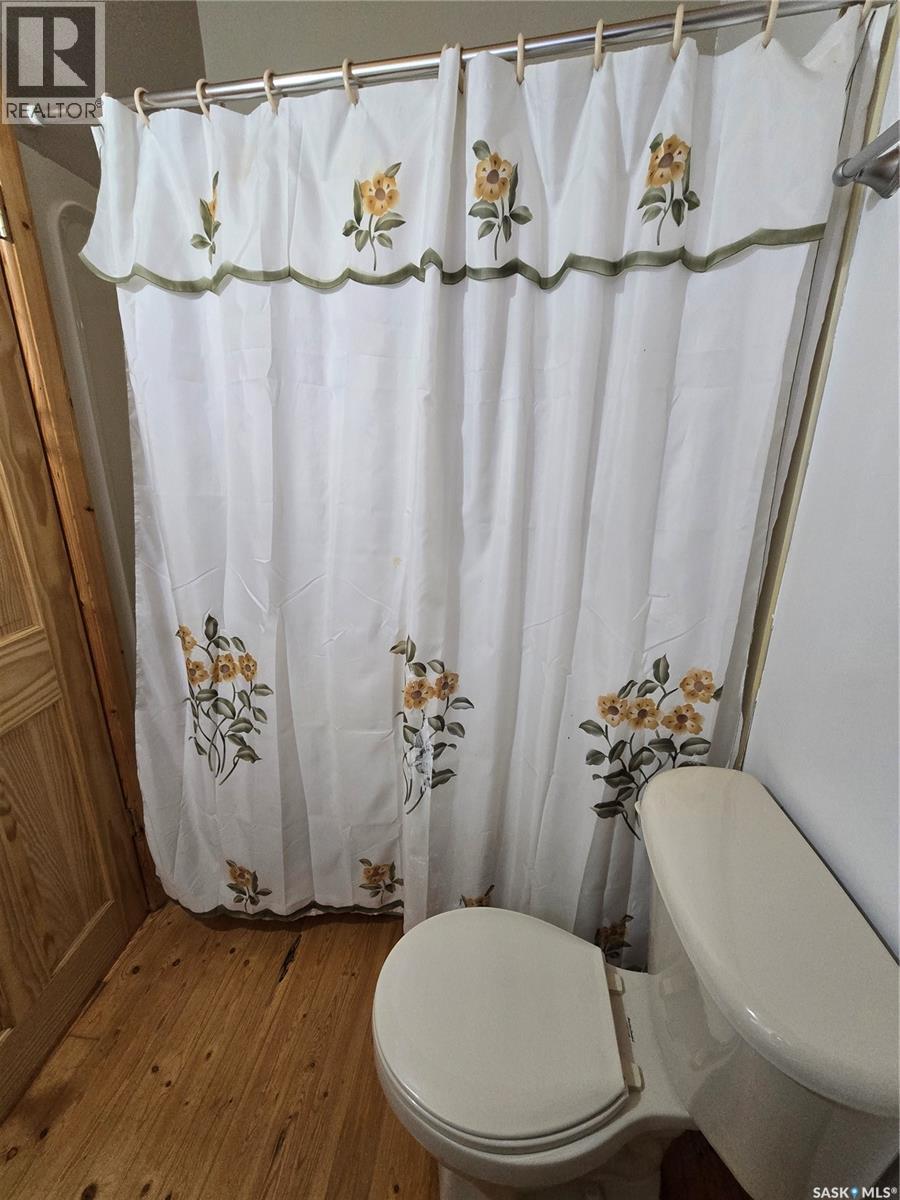 207 Pine Drive, Tobin Lake, SK - Indoor Photo Showing Bathroom