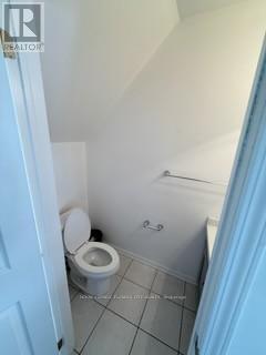8 Vanhorne Close, Brampton, ON - Indoor Photo Showing Bathroom