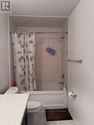 8 Vanhorne Close, Brampton, ON - Indoor Photo Showing Bathroom