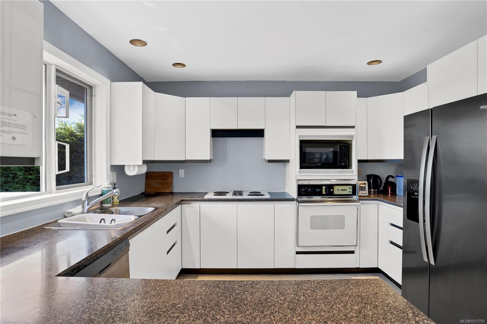 230 Portsmouth Dr, Colwood, BC