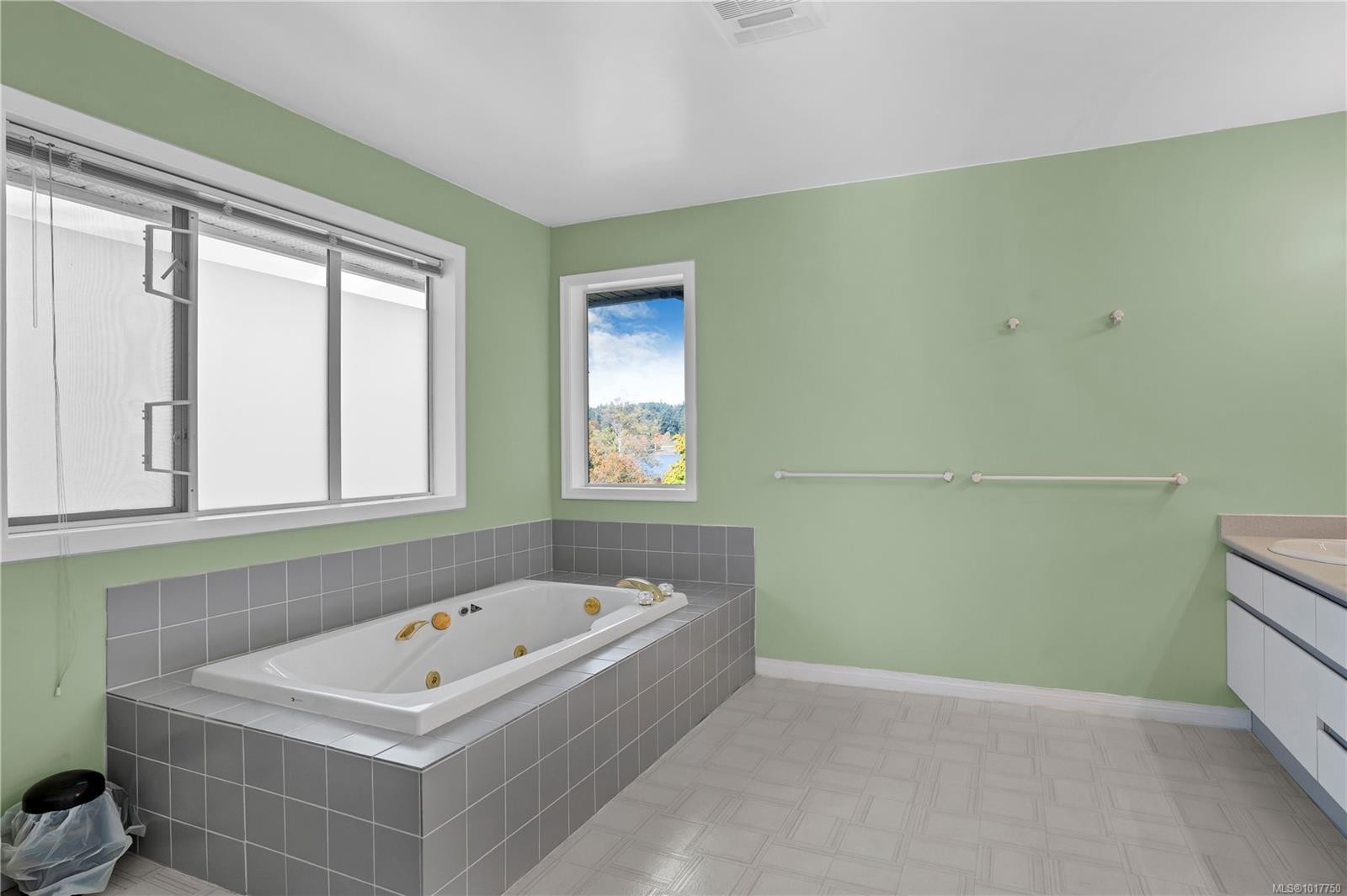 230 Portsmouth Dr, Colwood, BC