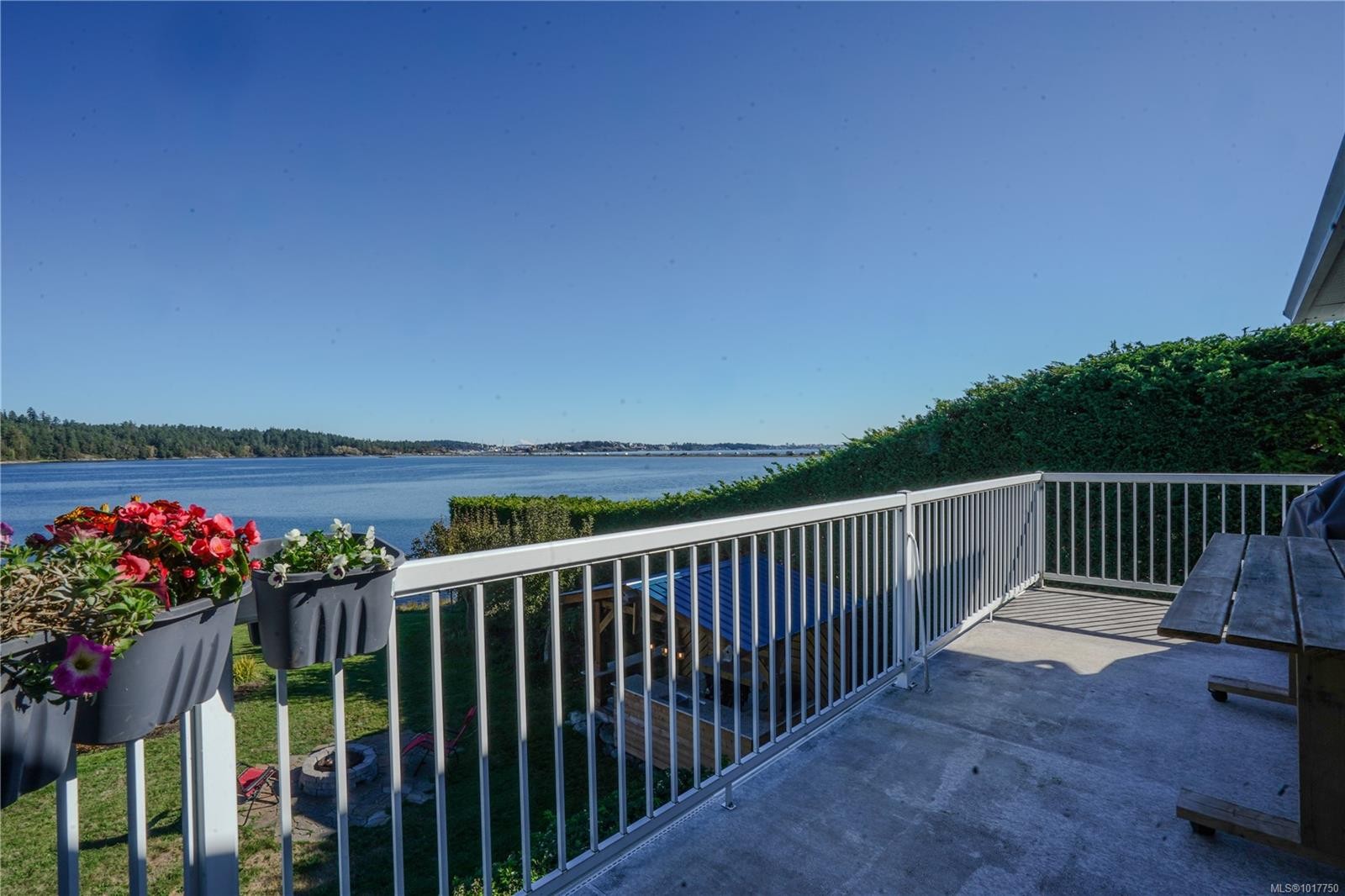 230 Portsmouth Dr, Colwood, BC