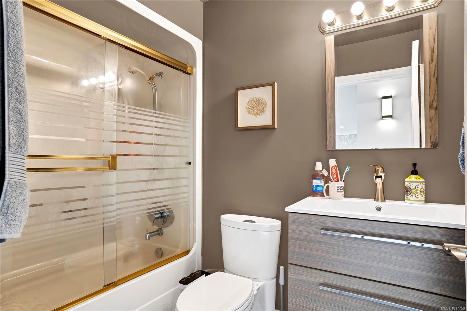 230 Portsmouth Dr, Colwood, BC