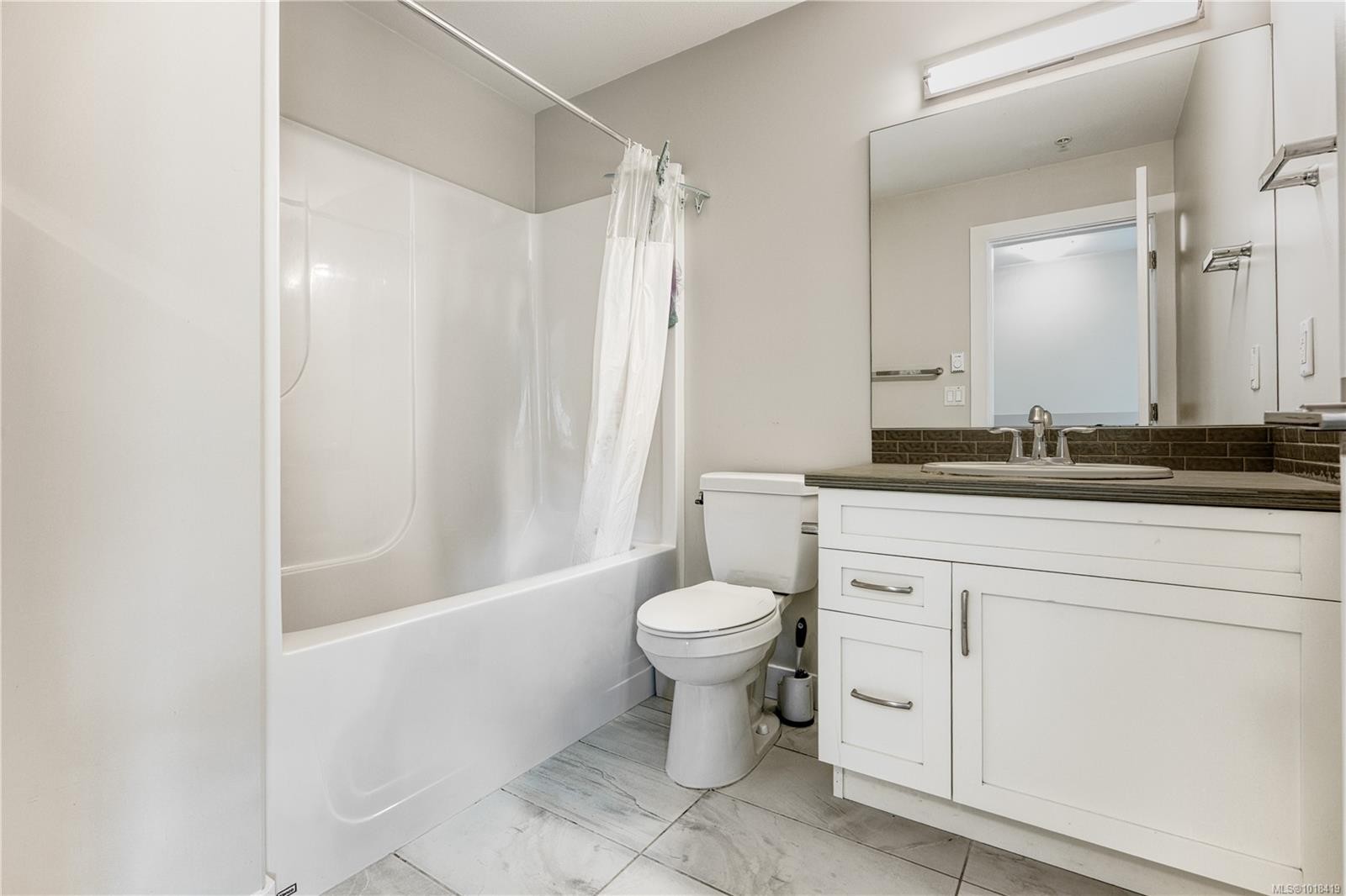 109-1800 Summerhill Pl, Nanaimo, BC