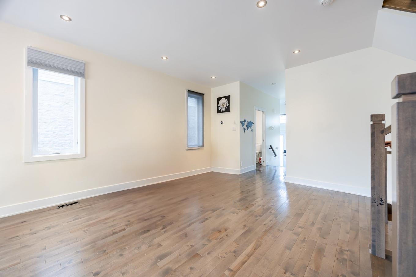 Living room - 5808 Rue Alphonse, Brossard, QC - Indoor Photo Showing Other Room
