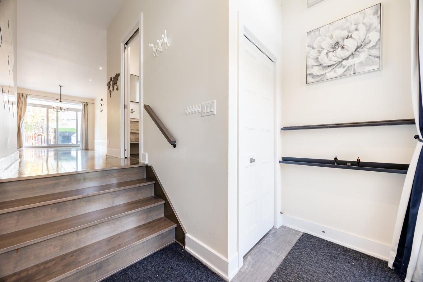 Hall - 5808 Rue Alphonse, Brossard, QC - Indoor Photo Showing Other Room