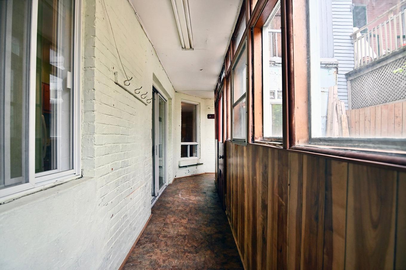 Veranda - 3907 - 3911 Rue Berri, Montréal (Le Plateau-Mont-Royal), QC - With Exterior