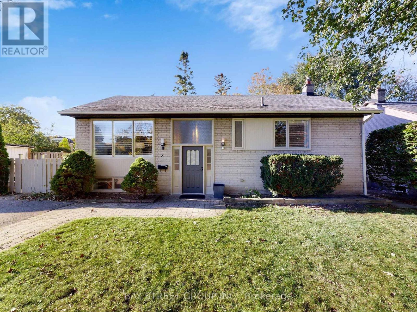 8 Overton Crescent, Toronto, ON - Outdoor