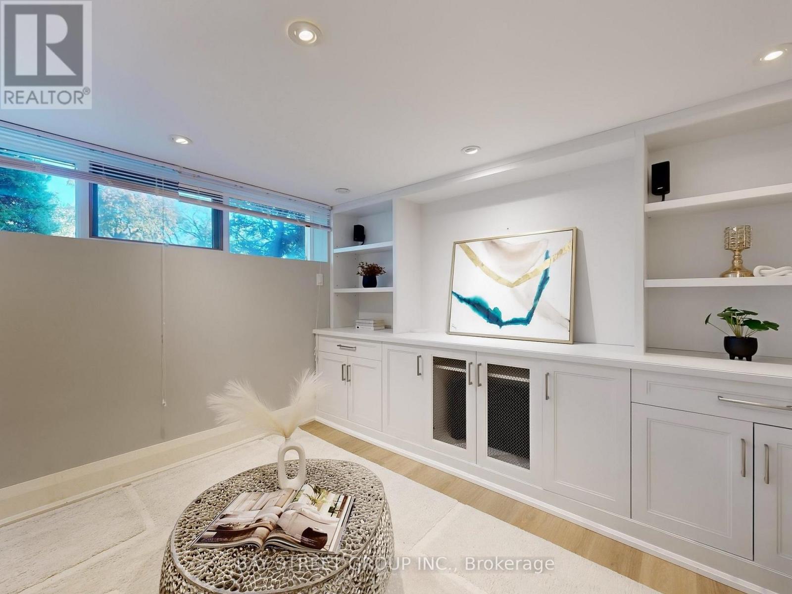 8 Overton Crescent, Toronto, ON - Indoor Photo Showing Other Room