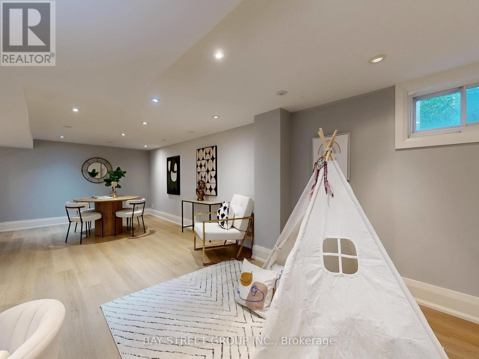 8 Overton Crescent, Toronto, ON - Indoor