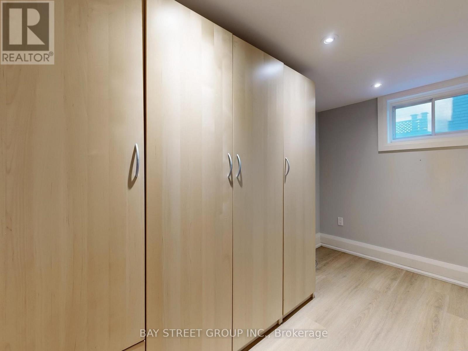 8 Overton Crescent, Toronto, ON - Indoor Photo Showing Other Room