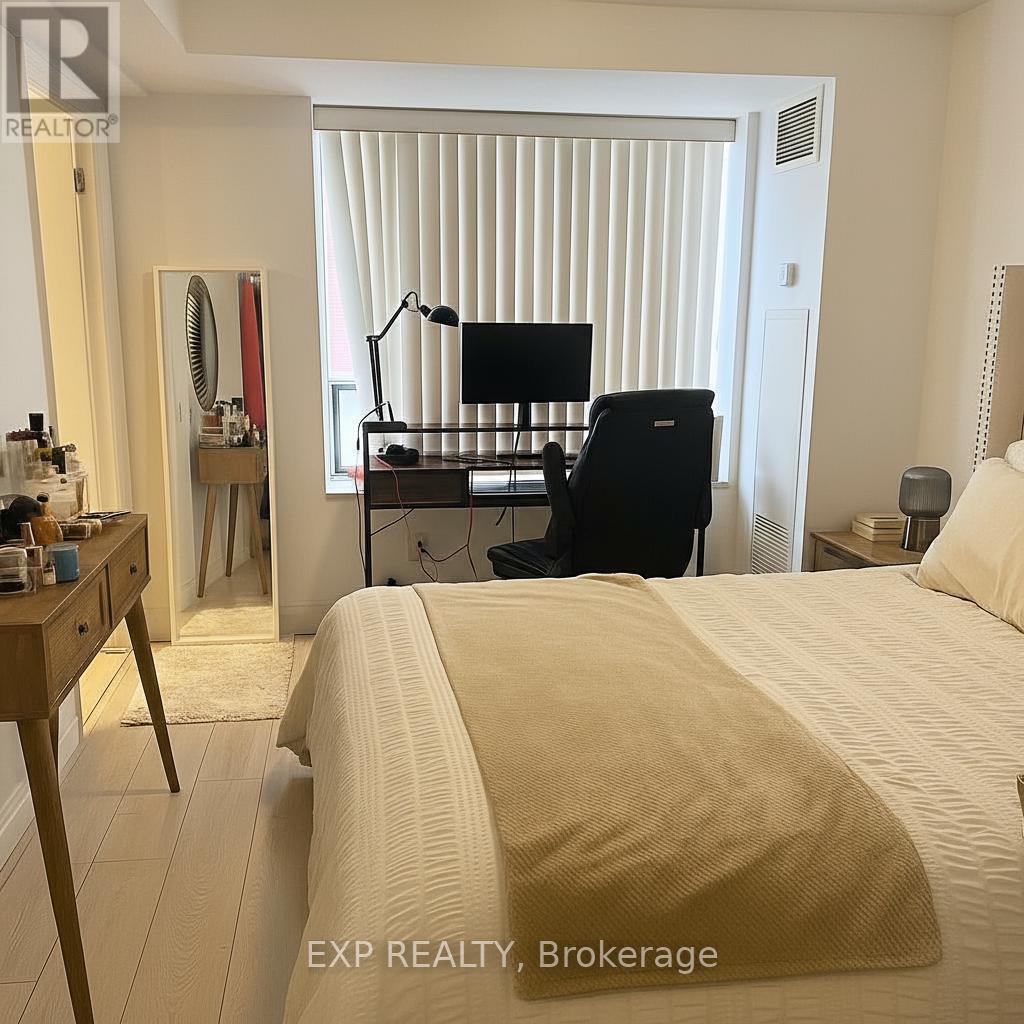 Primary Bedroom - 510 - 2 Clairtrell Road, Toronto, ON - Indoor Photo Showing Bedroom