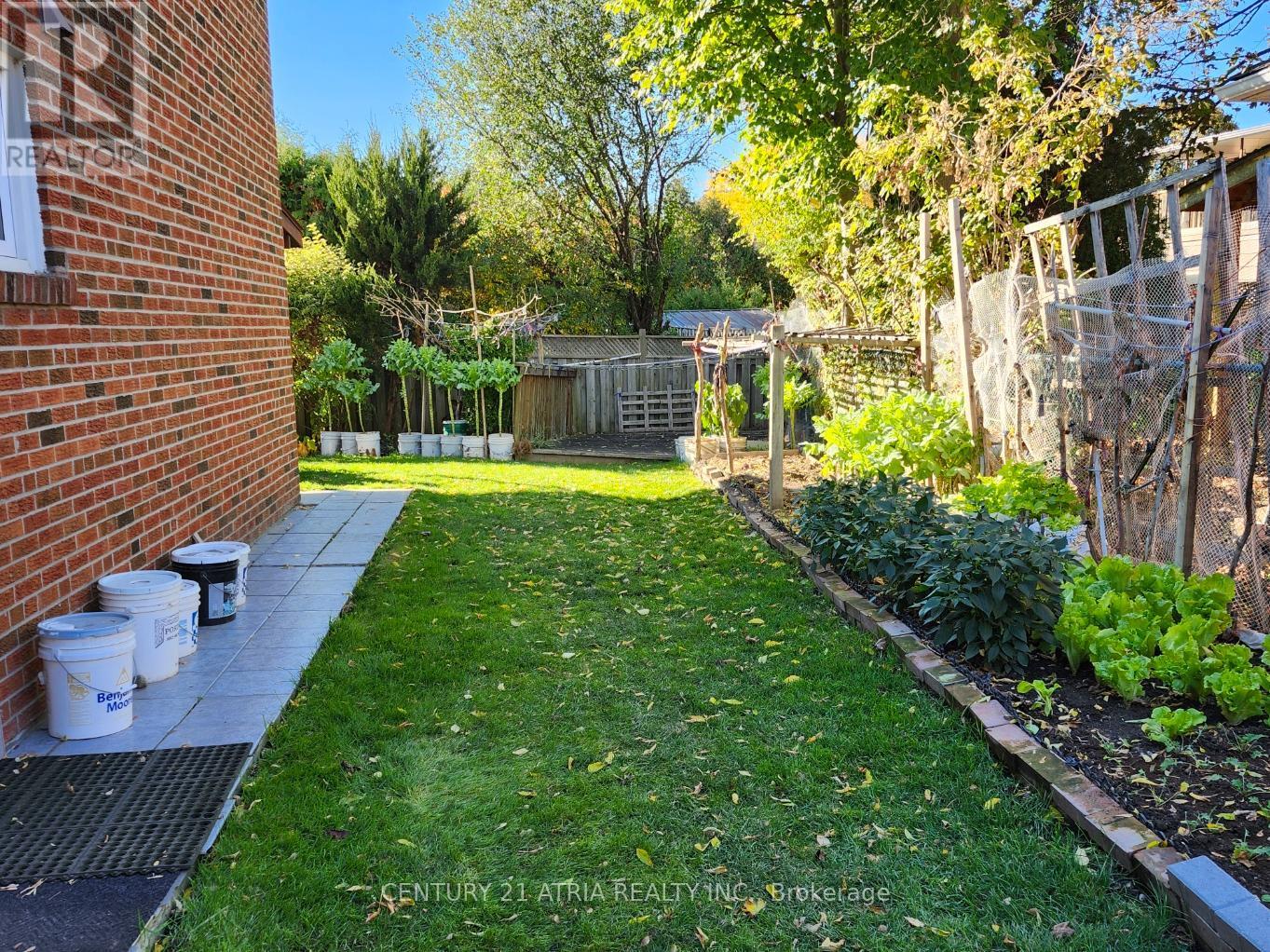 49 Chartland Boulevard S, Toronto, ON - Outdoor