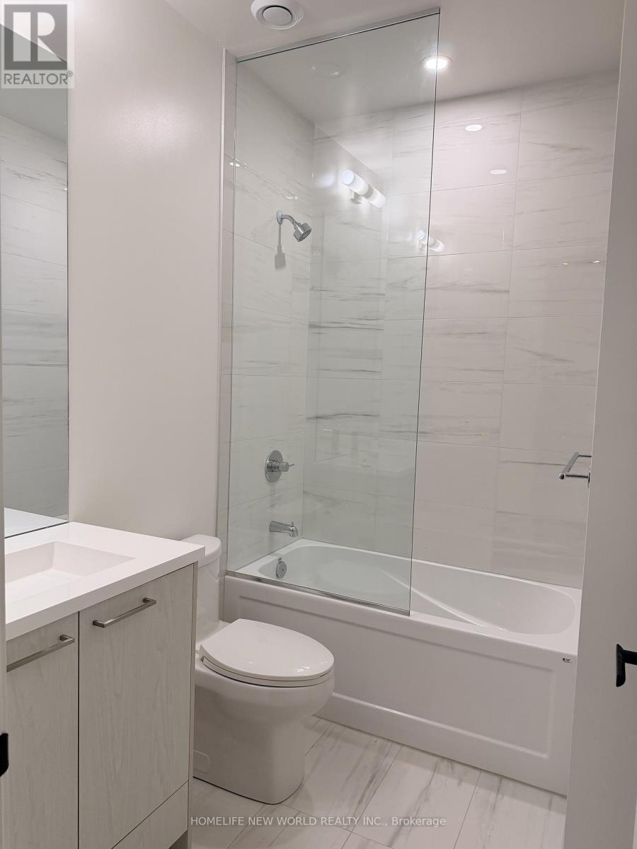 Ph107 - 28 Interchange Way, Vaughan, ON - Indoor Photo Showing Bathroom