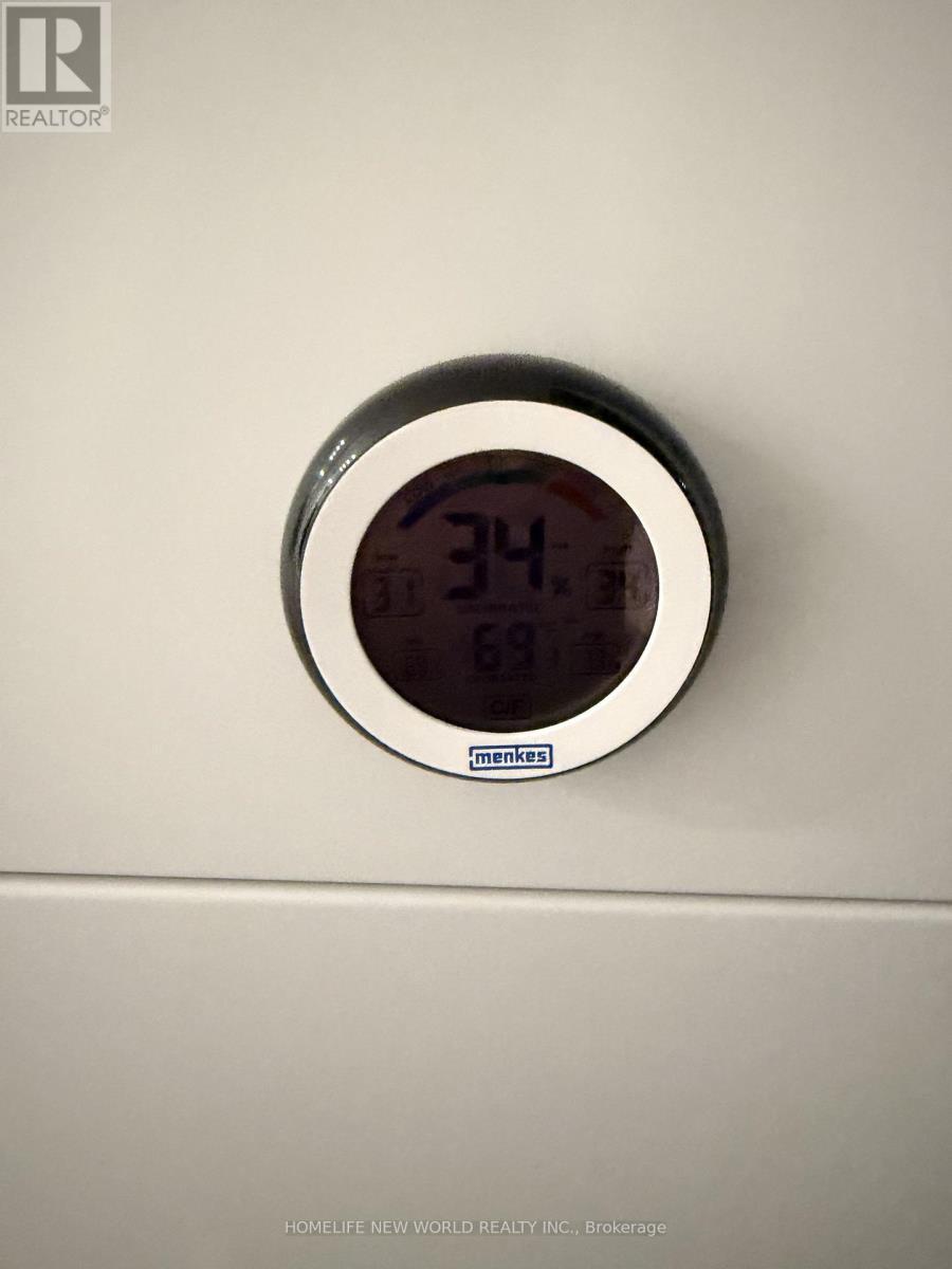 Ph107 - 28 Interchange Way, Vaughan, ON - Indoor