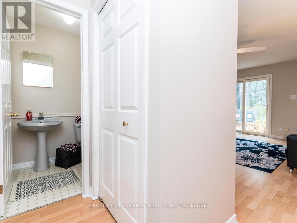 2 piece powder room. - 1423 Diamondview Road, Ottawa, ON - Indoor