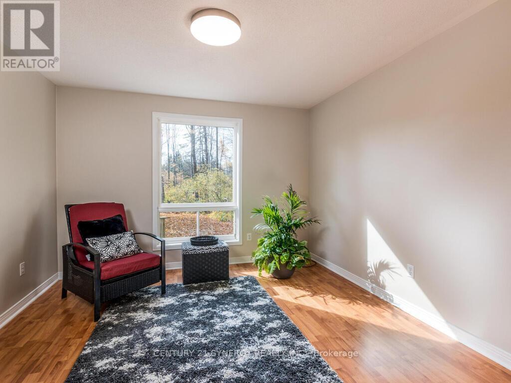 Formal Dining room or potential office. - 1423 Diamondview Road, Ottawa, ON - Indoor