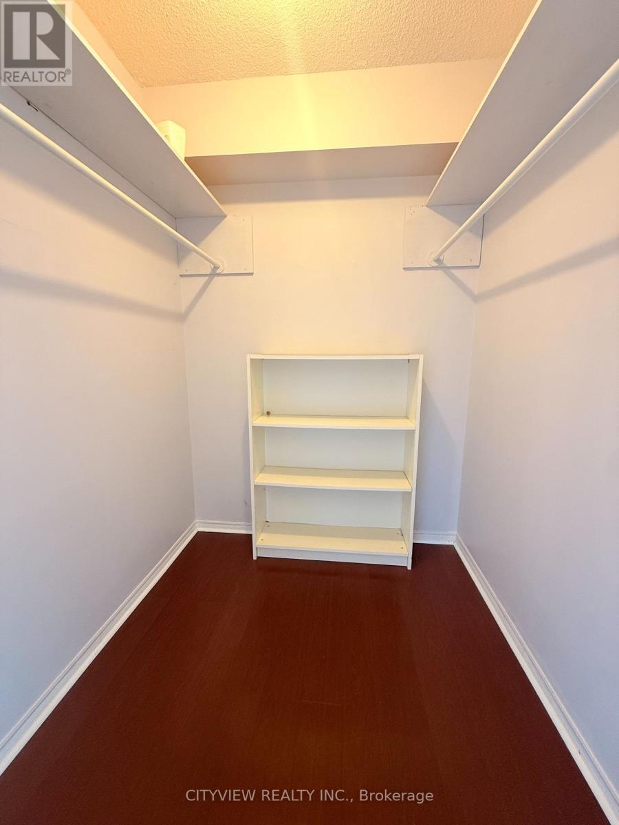 616 - 1001 Cedarglen Gate, Mississauga, ON - Indoor