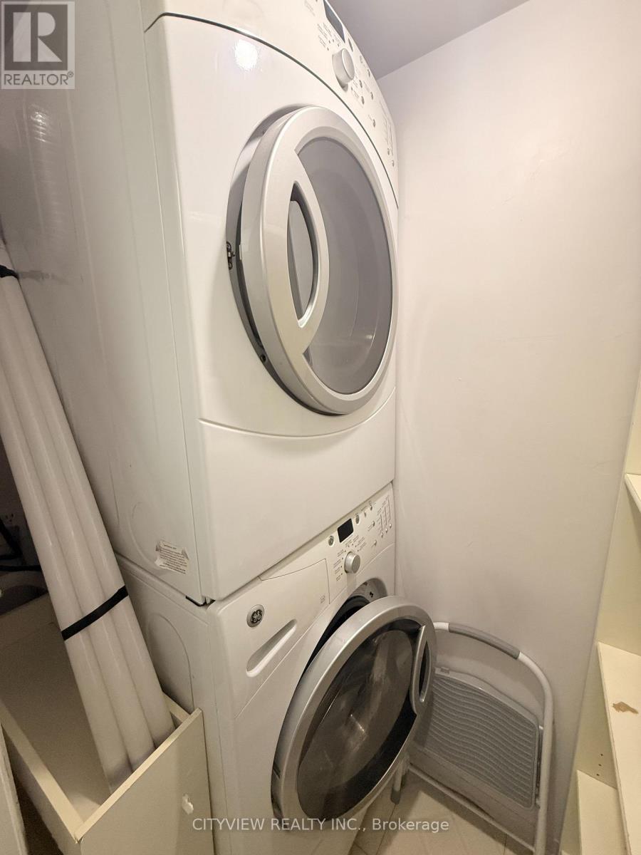 616 - 1001 Cedarglen Gate, Mississauga, ON - Indoor Photo Showing Laundry Room