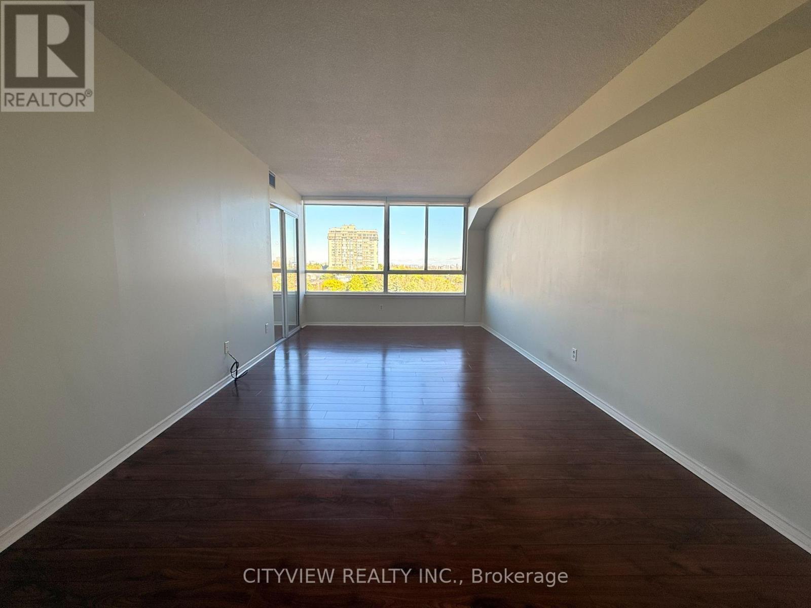 616 - 1001 Cedarglen Gate, Mississauga, ON - Indoor Photo Showing Other Room