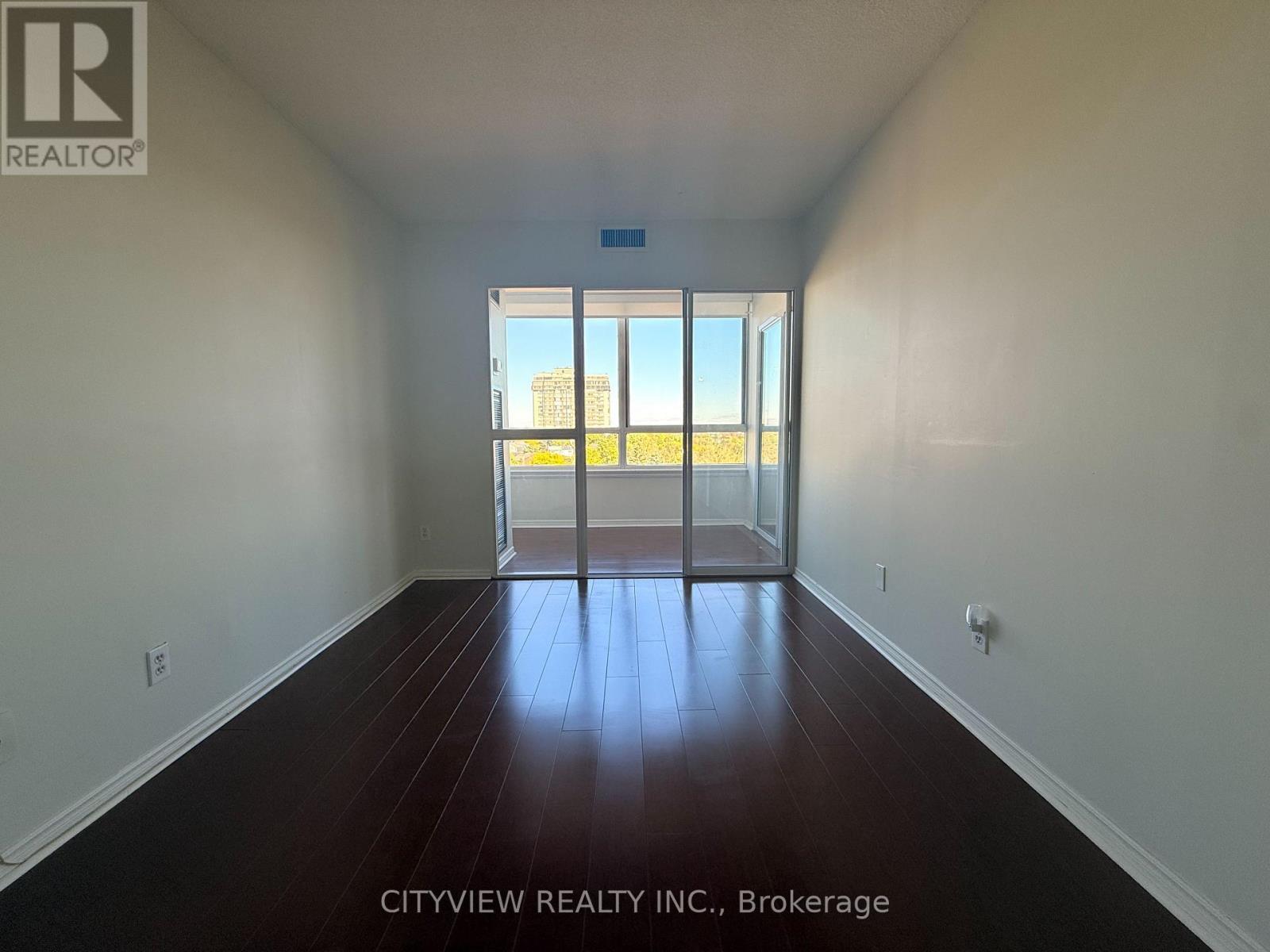 616 - 1001 Cedarglen Gate, Mississauga, ON - Indoor Photo Showing Other Room